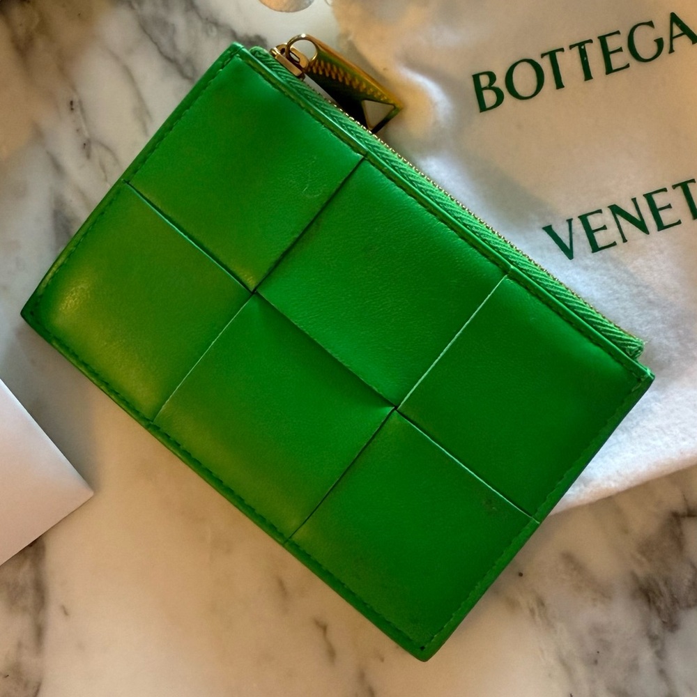 Bottega Veneta Green Zipped Card Holder